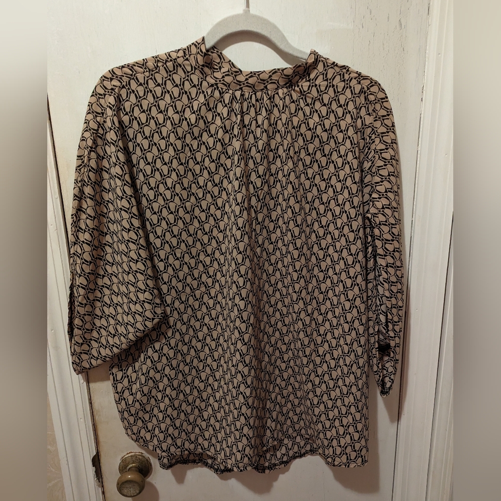Loness tan & black silky, short sleeve geometric blouse, size large